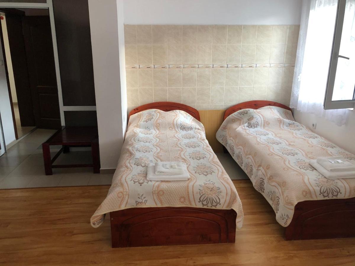 Family Hotel Panorama 서르니차 외부 사진