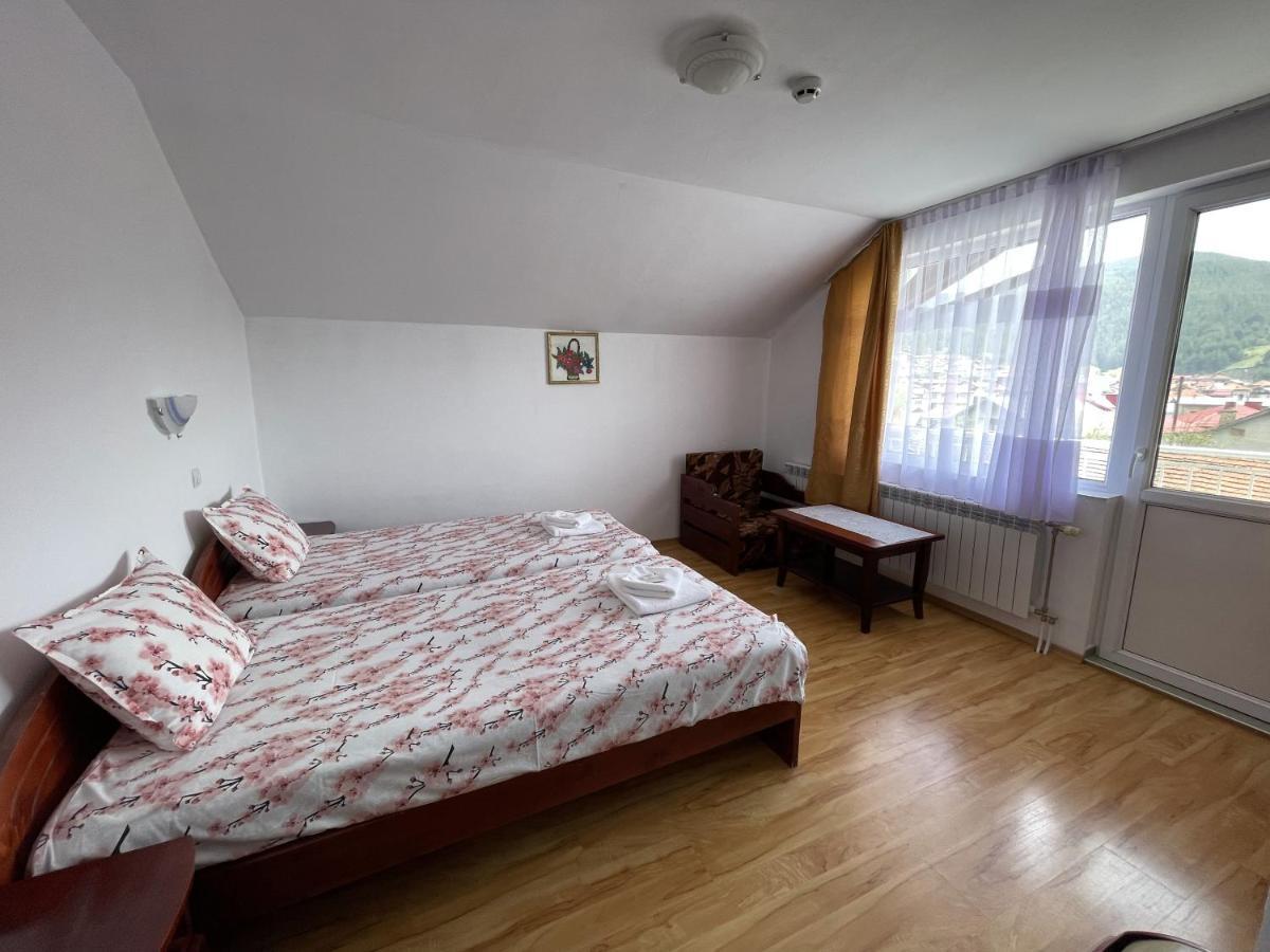 Family Hotel Panorama 서르니차 외부 사진