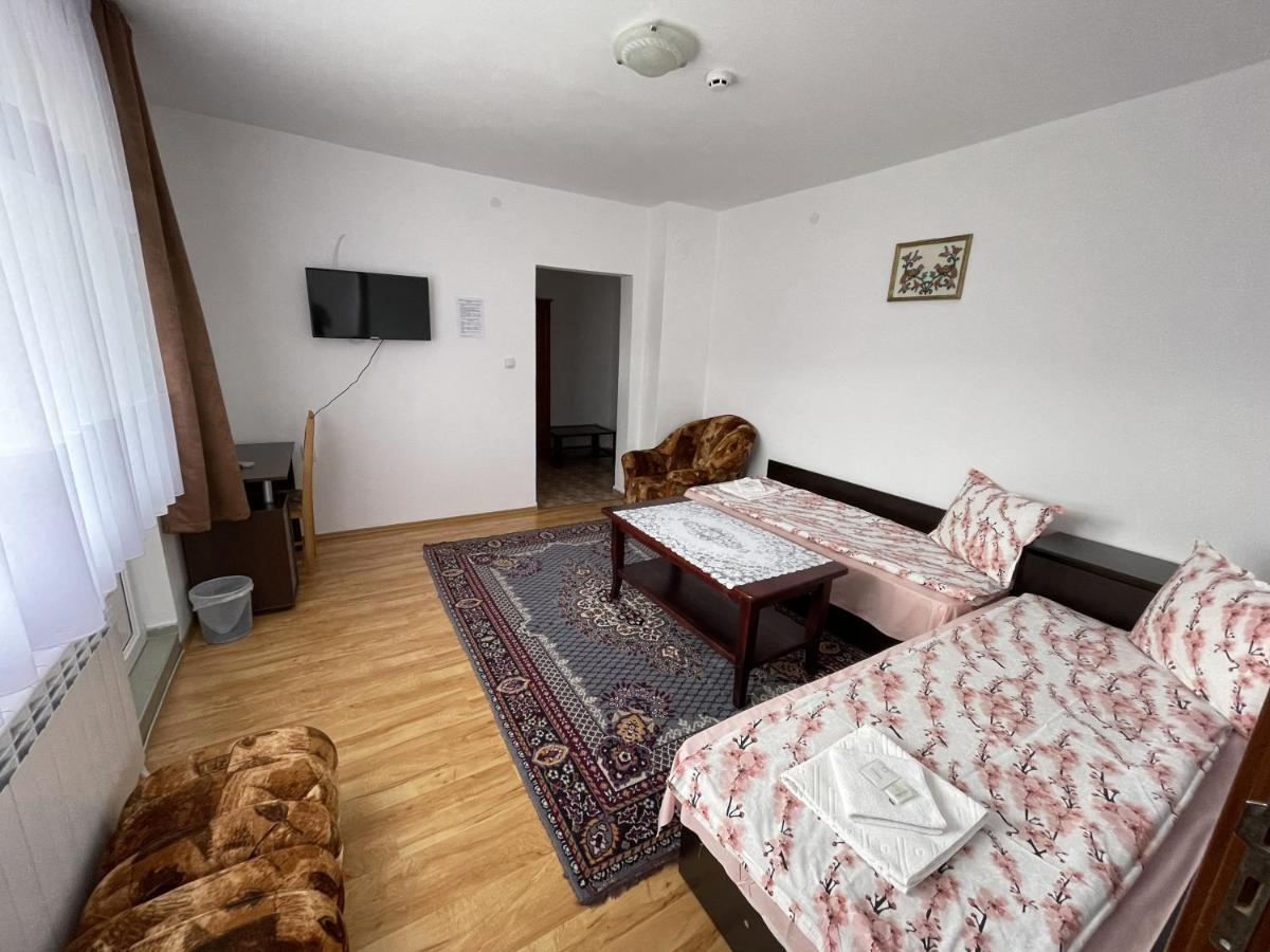 Family Hotel Panorama 서르니차 외부 사진