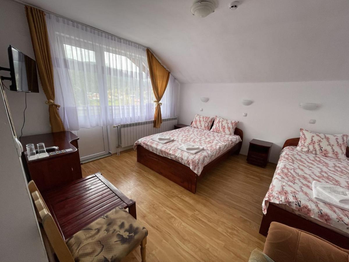 Family Hotel Panorama 서르니차 외부 사진
