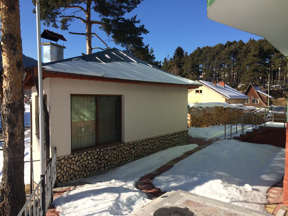 Family Hotel Panorama 서르니차 외부 사진