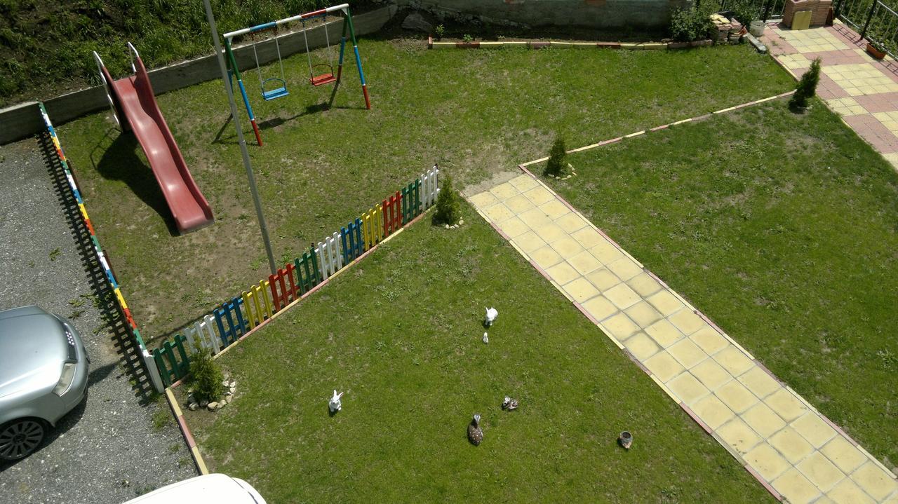 Family Hotel Panorama 서르니차 외부 사진